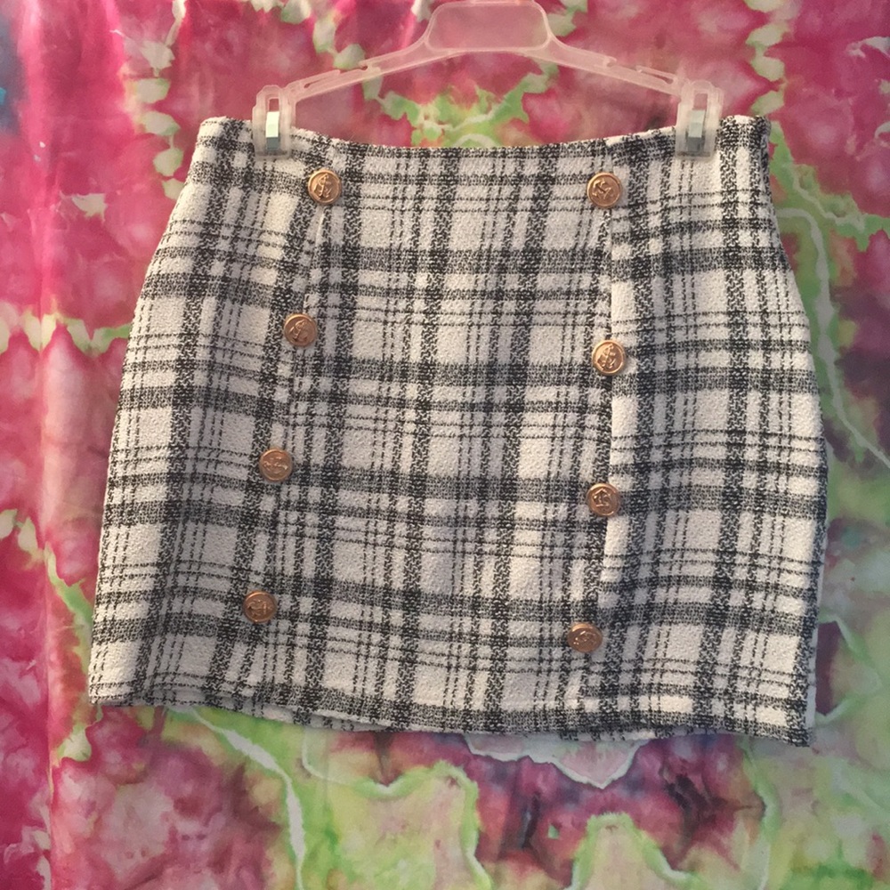 White and black striped mini